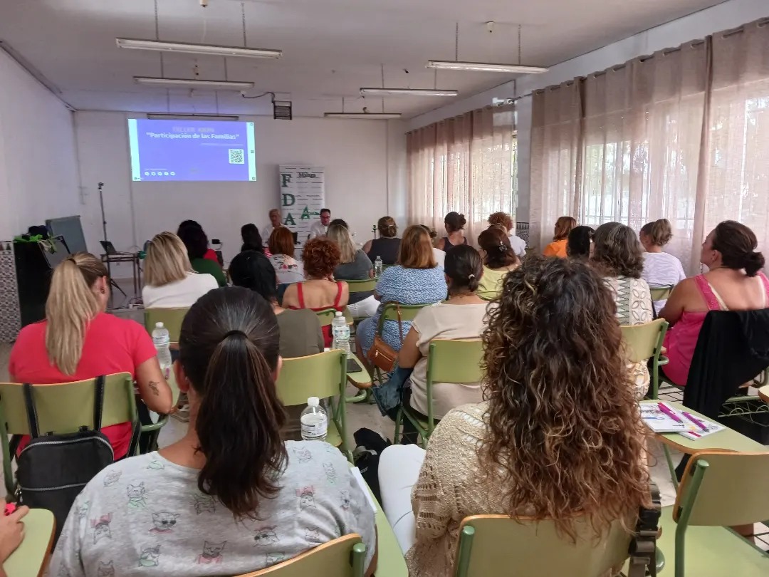 Lee más sobre el artículo Hemos asistido a una jornada de FDAPA sobre subvenciones y gesiton de ampa